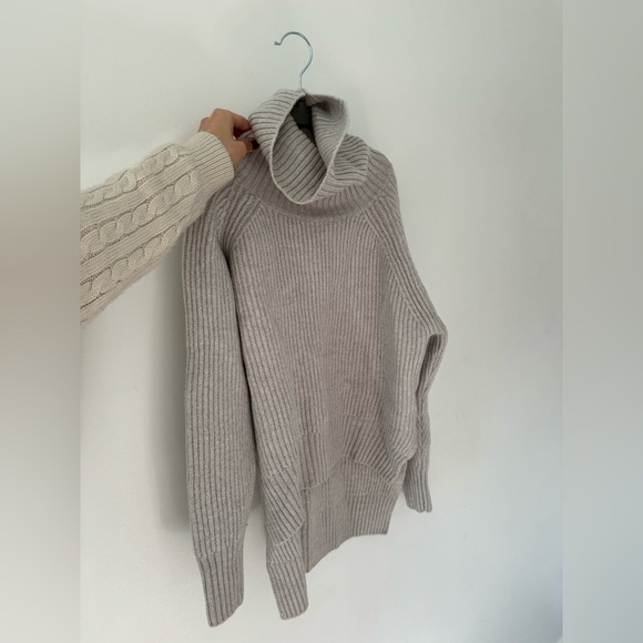 Wilfred 100% wool turtleneck sweater - Picture 5 of 5